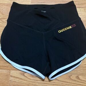 Queenieke small Women's Black Shorts
